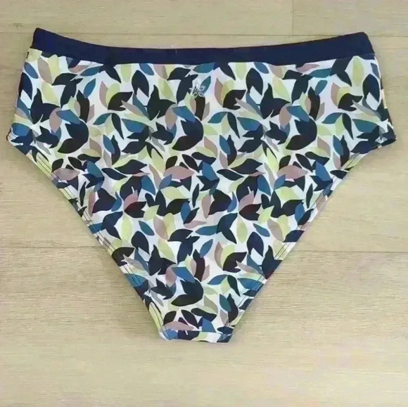 QUINTSOUL | Women's Tikal Multi Navy High Waisted Bottoms with Cami Top - Picture 5 of 14